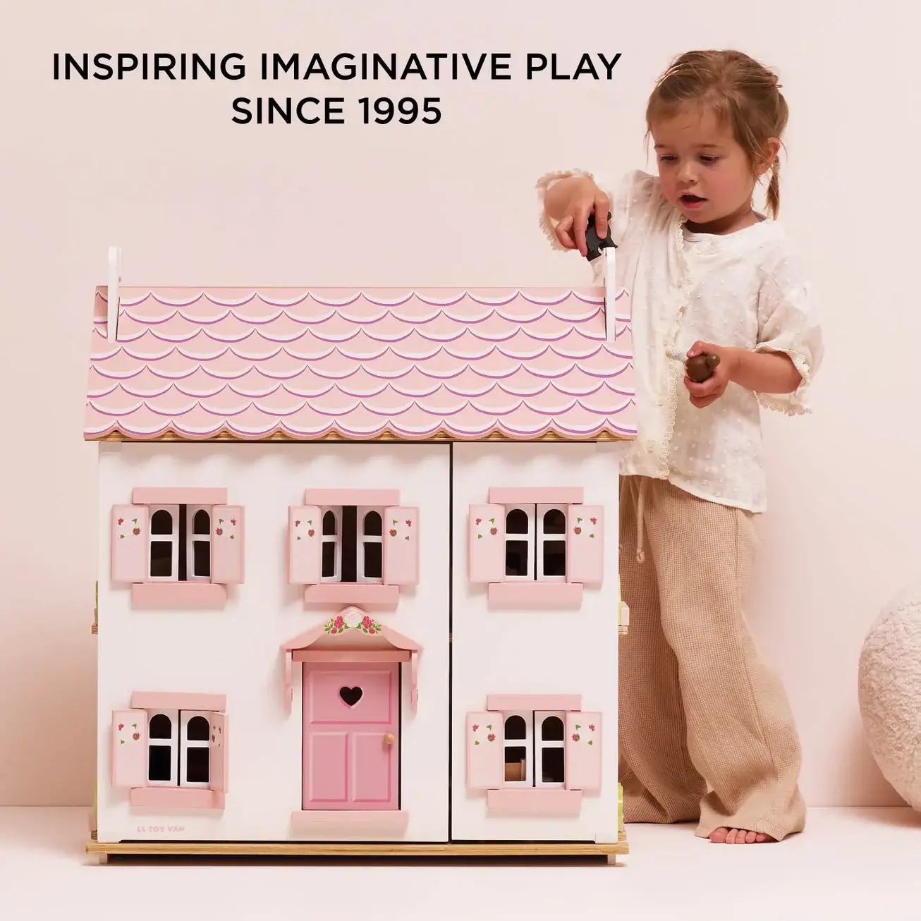 Le Van, Sophie's Wooden Dolls House - Image 4