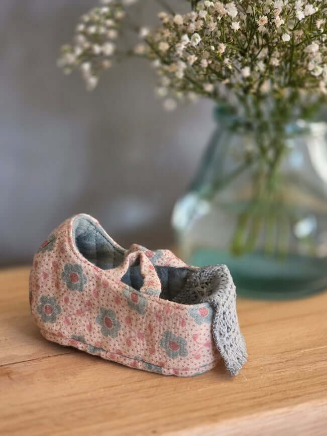 Maileg, Carry Cot for Baby Mouse - Blue - Image 5