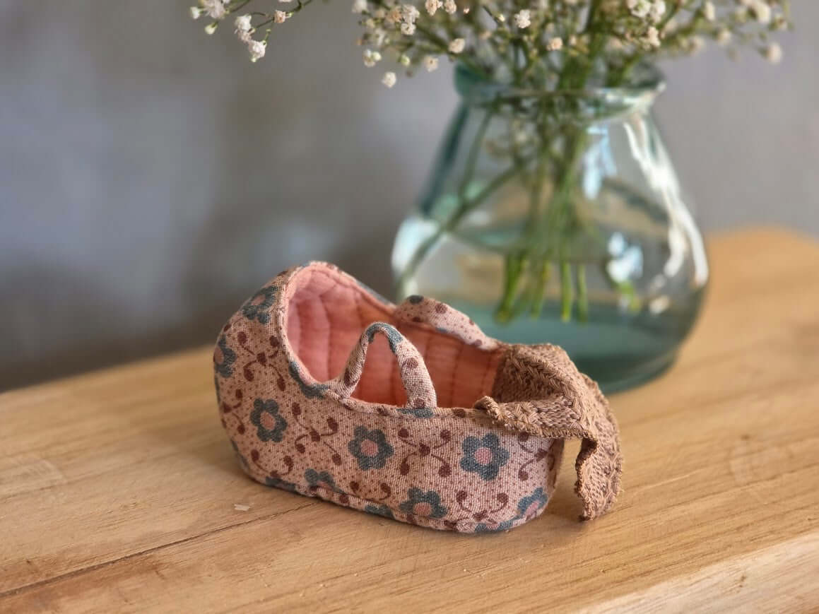 Maileg, Carry Cot, Baby Mouse - Rose - Image 3