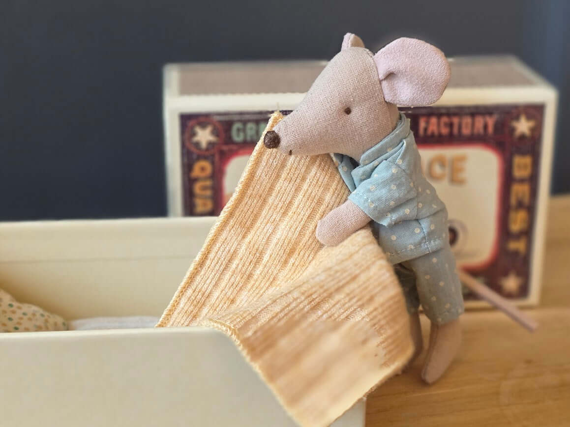 Maileg, Little Brother Mouse in Matchbox - Image 8